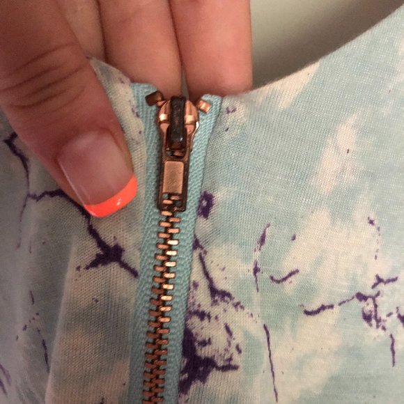 SILENCE AND NOISE/ blue purple marble tank top - Picture 3 of 4